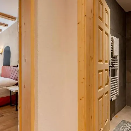 شقة 5bdr Cozy For Holiday With Mountain Views- If You Want To Book, Please Contact On Wh-ats-app - 0034-656-619-782 !!!! ببيرفيير